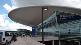 Aeropuerto Internacional de Puerto Rico se paraliza por amenaza de bomba
