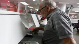 Pendientes del Sistema Patria: activarán bono especial para adultos mayores en las próximas horas