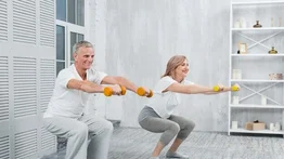 Si tienes más de 50 años este ejercicio es indispensable para ti: rutina sencilla para ganar fuerza