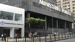 Fiscalía lo imputa por agredir a su pareja: la víctima corrió por la calle para pedir auxilio