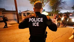 Inmigrante hispana deberá pagar una multa millonaria impuesta por el ICE: el hecho sin precedentes genera preocupación