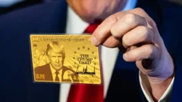 La nueva Visa "tarjeta dorada" de Donald Trump estará disponible en pocos días: así funcionará el registro