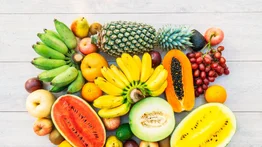Más allá del calcio: Esta es la económica fruta que blindará tus huesos