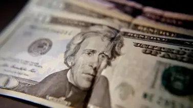 Cámara de Representantes aprobó impuesto de 3.5% a remesas de inmigrantes: podría afectar a los que posean Green Card Cámara de Representantes aprobó impuesto de 3.5% a remesas de inmigrantes: podría afectar a los que posean Green Card