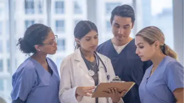 Estados Unidos busca dos millones de enfermeros: los beneficiarios podrán migrar con sus familiares Estados Unidos busca dos millones de enfermeros: los beneficiarios podrán migrar con sus familiares