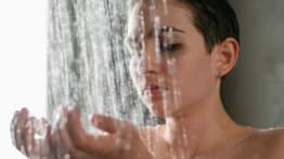 Duchas diarias: dermatóloga explica las reglas básicas para no dañar la piel