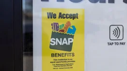 Golpe a las ayudas sociales: eliminarán cupones SNAP para estos inmigrantes