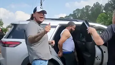 Agentes de Carolina del Norte irrumpen violentamente a un funeral: detuvieron a un hombre por error Agentes de Carolina del Norte irrumpen violentamente a un funeral: detuvieron a un hombre por error