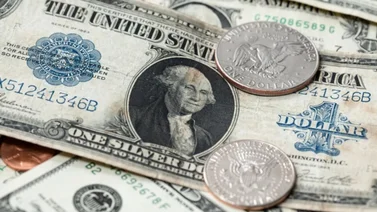 Las monedas de $1 del año 2000 que puedes tener en casa y valen hasta $88.000: así las identificas
