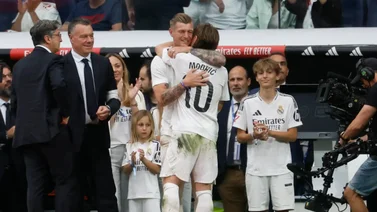 El adiós a Luka Modric: un Bernabéu conmovido y el abrazo con Toni Kroos