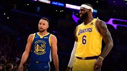 Stephen Curry vs. LeBron James: el sorprendente precio de sus camisetas NBA