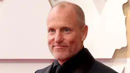 Tres años sin celular: Woody Harrelson detalla por qué decide no usar la tecnología digital 