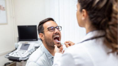 Manchas blancas en la lengua: estas son las enfermedades que aparecerán en tu cuerpo