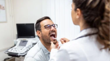 Manchas blancas en la lengua: estas son las enfermedades que aparecerán en tu cuerpo
