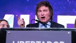 Gobierno de Milei se enfrenta al protagonista de El Eternauta por el precio de las empanadas en Argentina