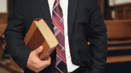 "Confiamos en él solo para descubrir que es un monstruo": pastor es arrestado por crueles abusos contra ocho niños