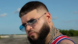 Farruko reaparece en Medellín con nuevo aspecto y habla sobre su transformación personal