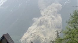 Colapso de glacial causa avalancha de hielo y piedras en Suiza: sepultó un pueblo 