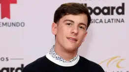 Guaynaa revela su noche más surreal en la boda de Paris Hilton: “Tenía tres dólares y un gabán prestado”