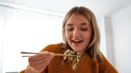 Añade esta proteína a tu receta china favorita: sabor y nutrición en un solo plato