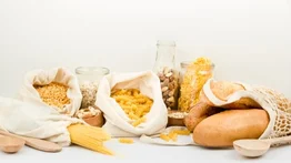 Afamado endocrino revela el peor error al comer carbohidratos: provoca subida de glucosa