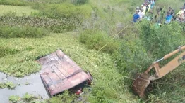 Camioneta de pasajeros cae a un río en Miranda: siete personas mueren tras el accidente
