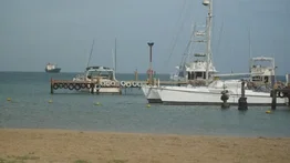 Rescatan a pescador tras 24 horas perdido en alta mar: una ola partió la lancha en dos
