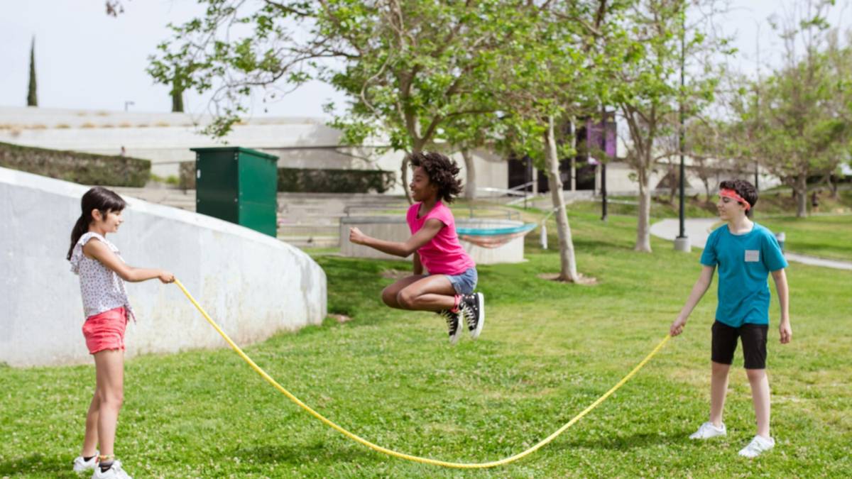 メトロプレックスの子供向けのキャンプと低コストのアクティビティ：夏のオプション