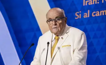 Rudy Giuliani permanece en condición "crítica pero estable" tras ser ingresado de urgencia