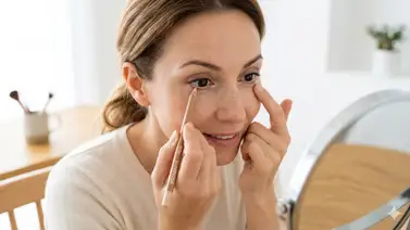 El poder del tono beige para una apariencia descansada: revitaliza tu mirada madura El poder del tono beige para una apariencia descansada: revitaliza tu mirada madura