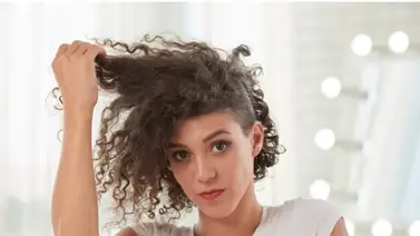 Preparación casera para evitar el frizz: solo debes mezclar cinco ingredientes naturales que siempre tienes en casa Preparación casera para evitar el frizz: solo debes mezclar cinco ingredientes naturales que siempre tienes en casa