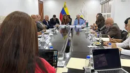 Defensora Eglée González inicia mesas de consulta con empresarios, periodistas y diputados