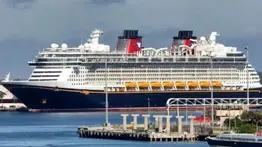 Desmantelan red de explotación infantil en crucero de Disney: hay 28 detenidos