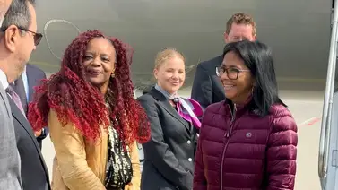 Delcy Rodríguez llega a Países Bajos para la defensa del Esequibo: Venezuela es la única dueña Delcy Rodríguez llega a Países Bajos para la defensa del Esequibo: Venezuela es la única dueña