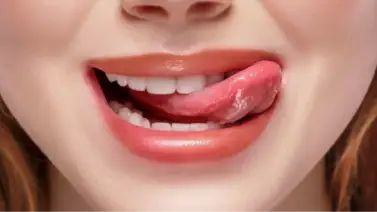 El mito del alivio instantáneo: por qué humedecer los labios con saliva acelera su deterioro El mito del alivio instantáneo: por qué humedecer los labios con saliva acelera su deterioro