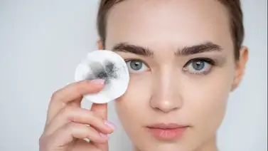 Desmaquillante de ojos natural: receta casera con menos de cinco ingredientes Desmaquillante de ojos natural: receta casera con menos de cinco ingredientes