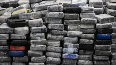 EEUU decomisa casi tres toneladas de droga cerca de las costas de Colombia: hay tres detenidos EEUU decomisa casi tres toneladas de droga cerca de las costas de Colombia: hay tres detenidos