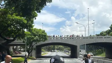 EN IMÁGENES | Comienza marcha desde la UCV por la muerte de Carmen Navas: cierran tramo de la autopista EN IMÁGENES | Comienza marcha desde la UCV por la muerte de Carmen Navas: cierran tramo de la autopista