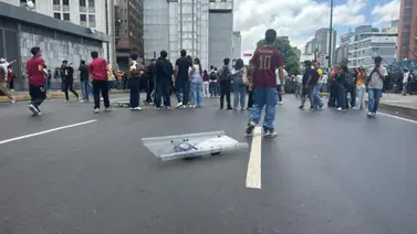 Muerte de Carmen Navas: reportan enfrentamientos entre estudiantes y policías en Plaza Venezuela Muerte de Carmen Navas: reportan enfrentamientos entre estudiantes y policías en Plaza Venezuela