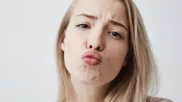 ¡No más labios agrietados!: Aprende cómo protegerlos incluso de la saliva 