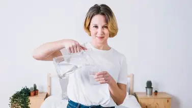 Expertos revelan la cantidad de agua que se debe beber al día para evitar la deshidratación y proteger los riñones Expertos revelan la cantidad de agua que se debe beber al día para evitar la deshidratación y proteger los riñones