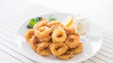 Calamares fritos super crujientes: el truco que usan los mejores chefs del mundo para lograr el punto perfecto Calamares fritos super crujientes: el truco que usan los mejores chefs del mundo para lograr el punto perfecto