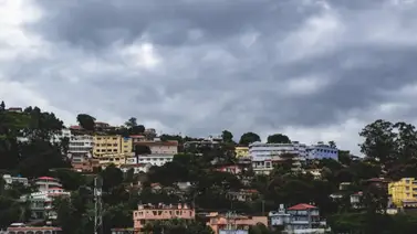 Desplazamiento de la Onda Tropical Nro. 4 y una vaguada provocarán fuertes lluvias con actividad eléctrica este 21 de mayo Desplazamiento de la Onda Tropical Nro. 4 y una vaguada provocarán fuertes lluvias con actividad eléctrica este 21 de mayo