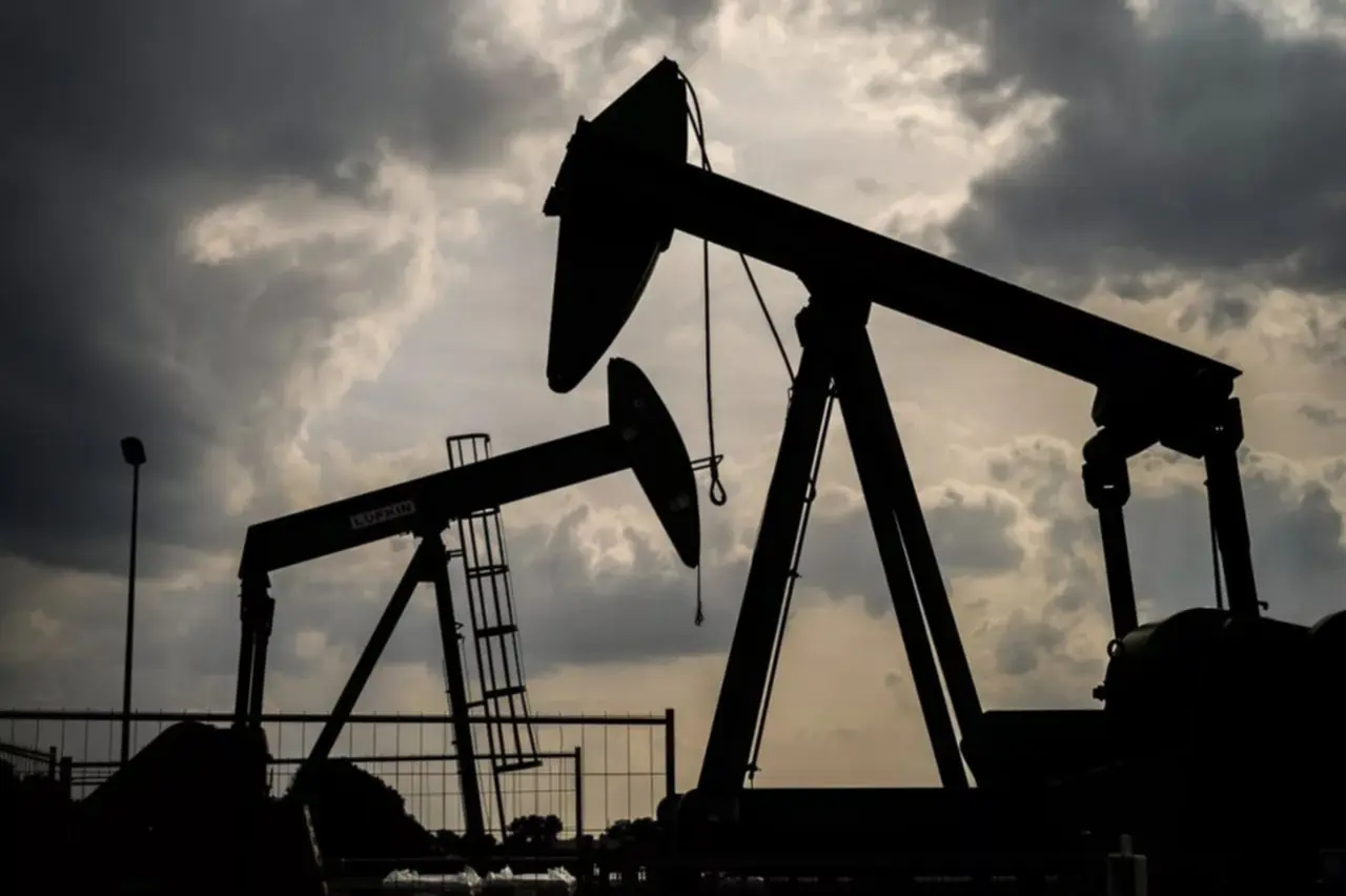 Precios del petróleo Brent y Texas 