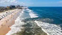 Alerta en el sur de Florida: Calor extremo y oleaje peligroso amenazan el Memorial Weekend