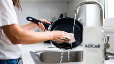 Limpia sartenes quemadas en minutos con este inesperado secreto de cocina: la fórmula más efectiva Limpia sartenes quemadas en minutos con este inesperado secreto de cocina: la fórmula más efectiva