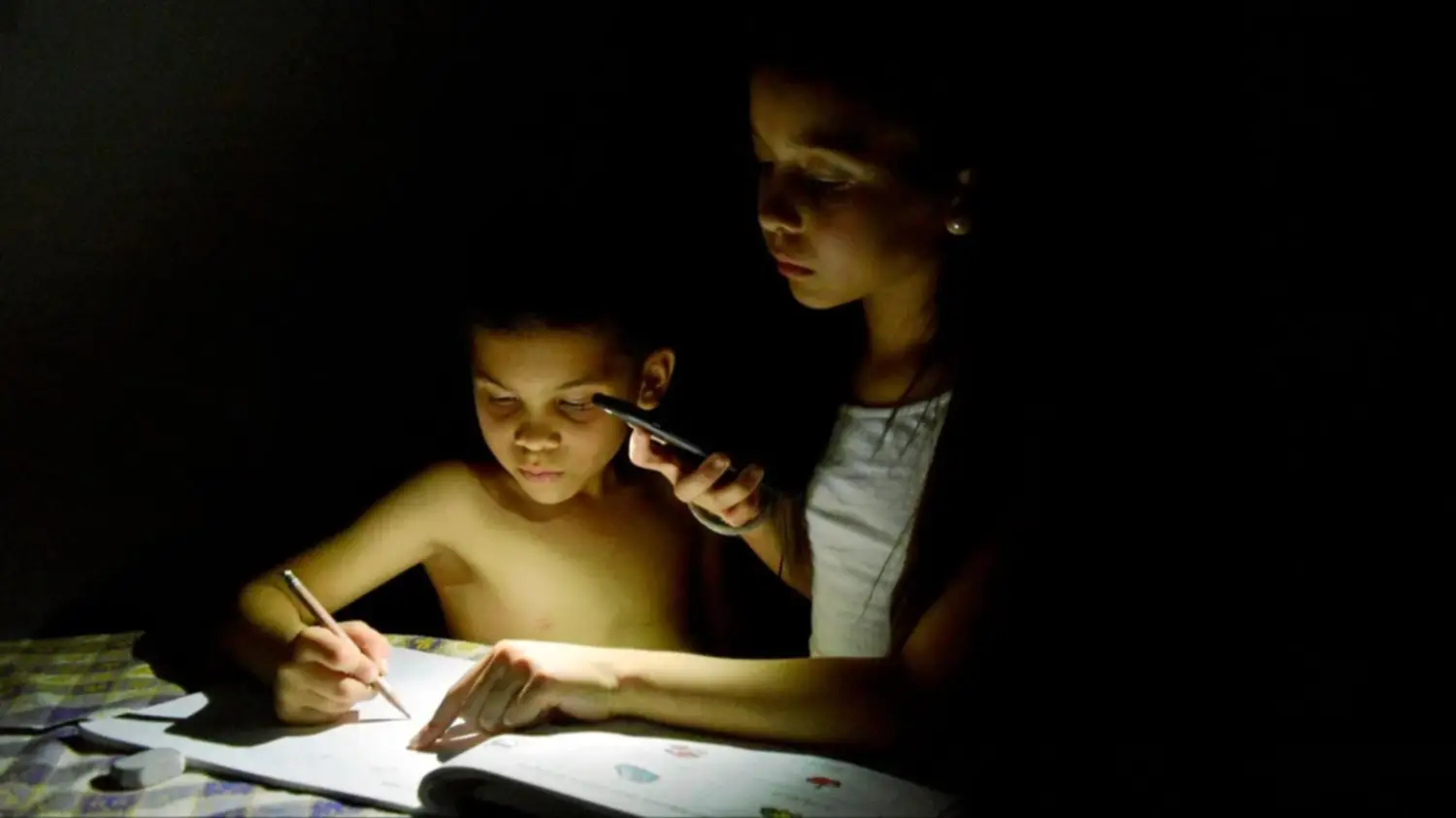 ¿Por qué los cortes de electricidad en Venezuela afectan a niños y adolescentes?: Cecodap explica