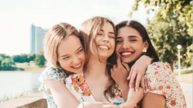 El estudio de Harvard que revela cómo alcanzar la felicidad: haciendo solo cuatro cosas El estudio de Harvard que revela cómo alcanzar la felicidad: haciendo solo cuatro cosas