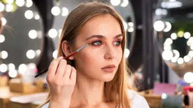 Elimina la mirada cansada: el secreto de los mejores estilistas para rejuvenecer el rostro Elimina la mirada cansada: el secreto de los mejores estilistas para rejuvenecer el rostro