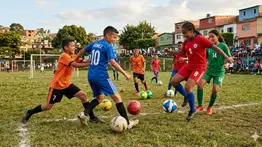 Fiebre del Mundial: reconocida cadena de farmacias venezolana regala un balón de fútbol